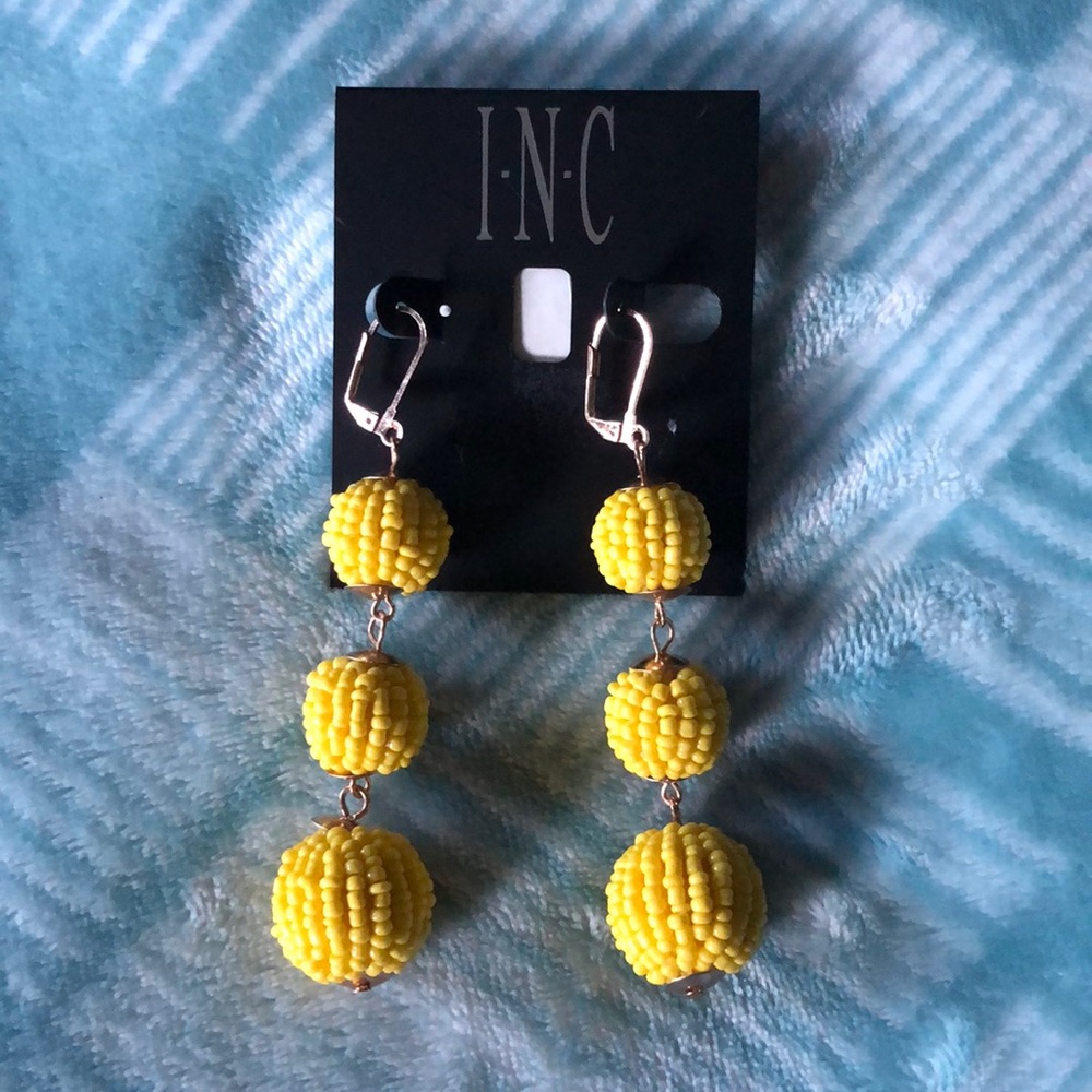 Gorgeous Yellow Earrings NWT